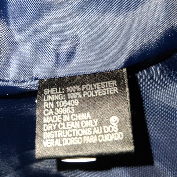 TAHARI elegant Classic Navy Pinstripe Women's Blazer Size 10p - Picture 10 of 16